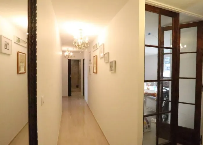 Proche Montmartre Homestay *